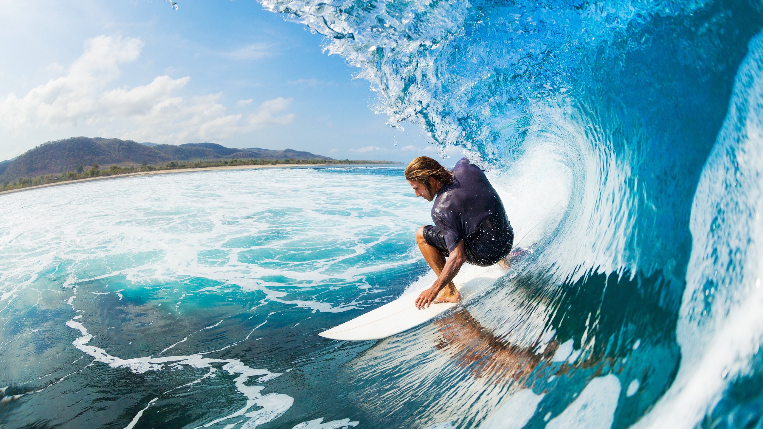湖人队士气高涨，誓夺季后赛门票，湖人主场时隔8年再迎季后赛